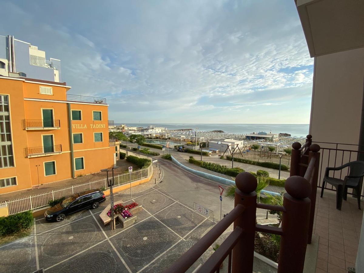 Residence Roxy Misano Adriatico Ngoại thất bức ảnh