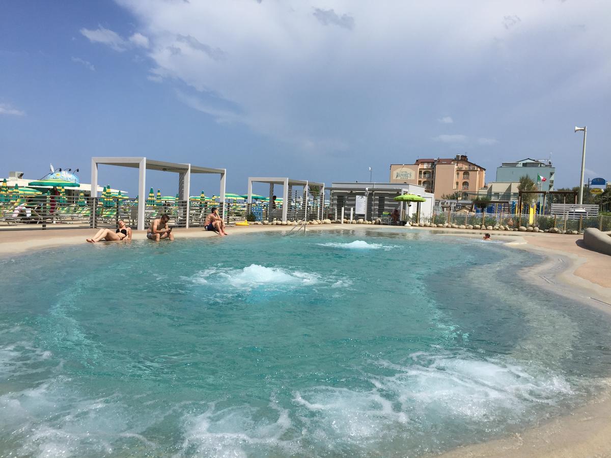 Residence Roxy Misano Adriatico Ngoại thất bức ảnh
