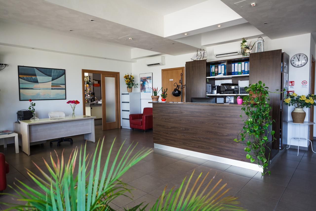 Residence Roxy Misano Adriatico Ngoại thất bức ảnh